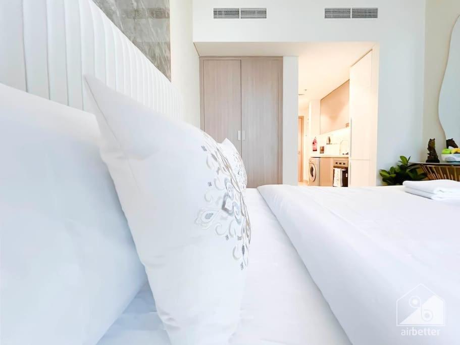 Sleek In Azizi Riviera With Modern Comforts *