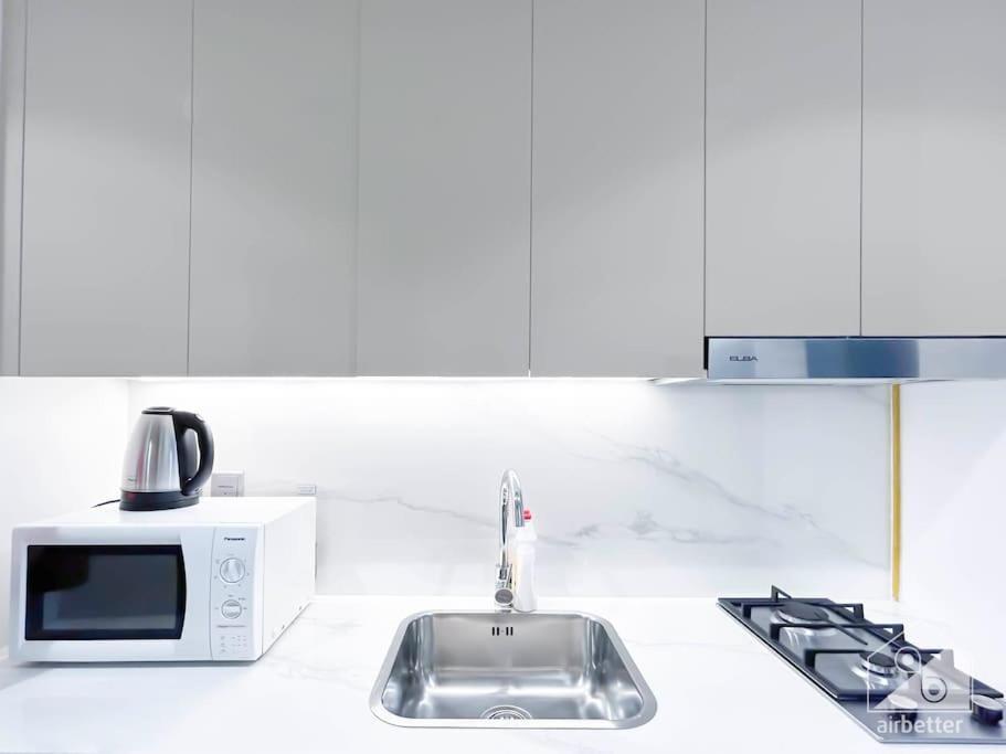 Apartment Sleek In Azizi Riviera With Modern Comforts Dubai
