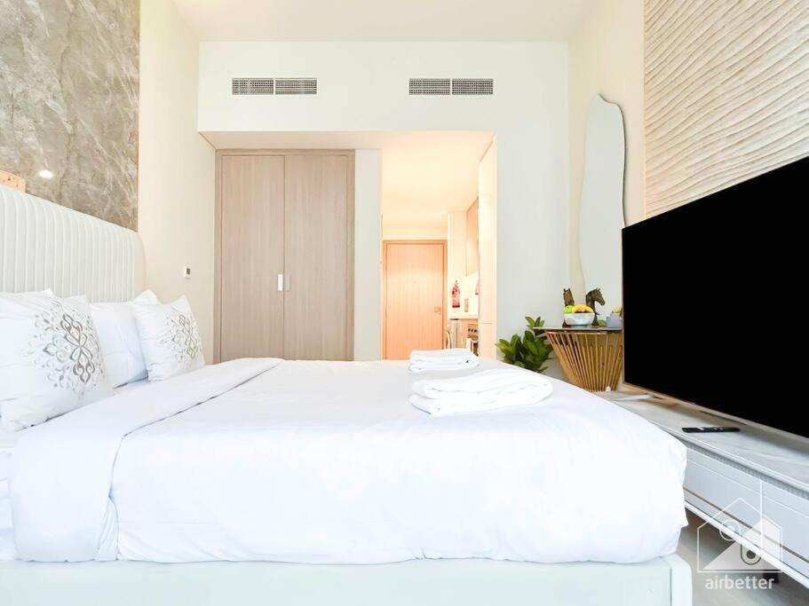 Sleek In Azizi Riviera With Modern Comforts Dubai
