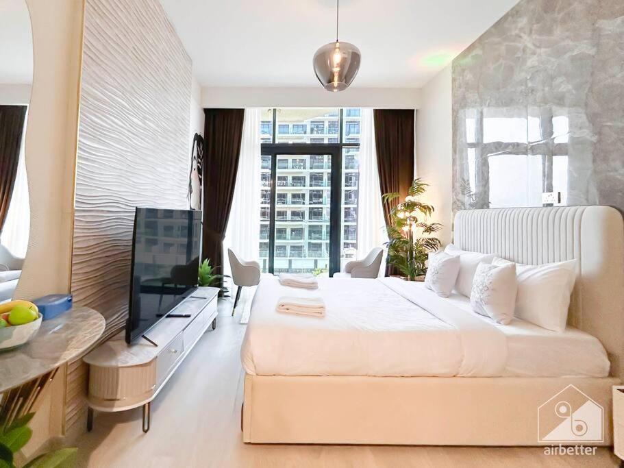 Sleek In Azizi Riviera With Modern Comforts * Dubai