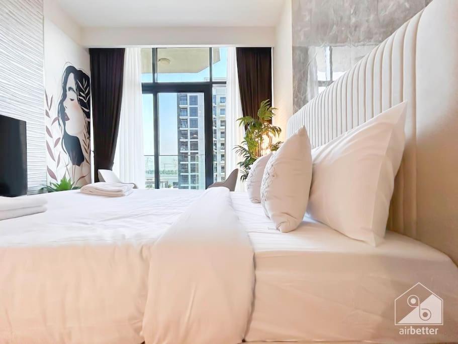 Sleek In Azizi Riviera With Modern Comforts Apartment Dubai